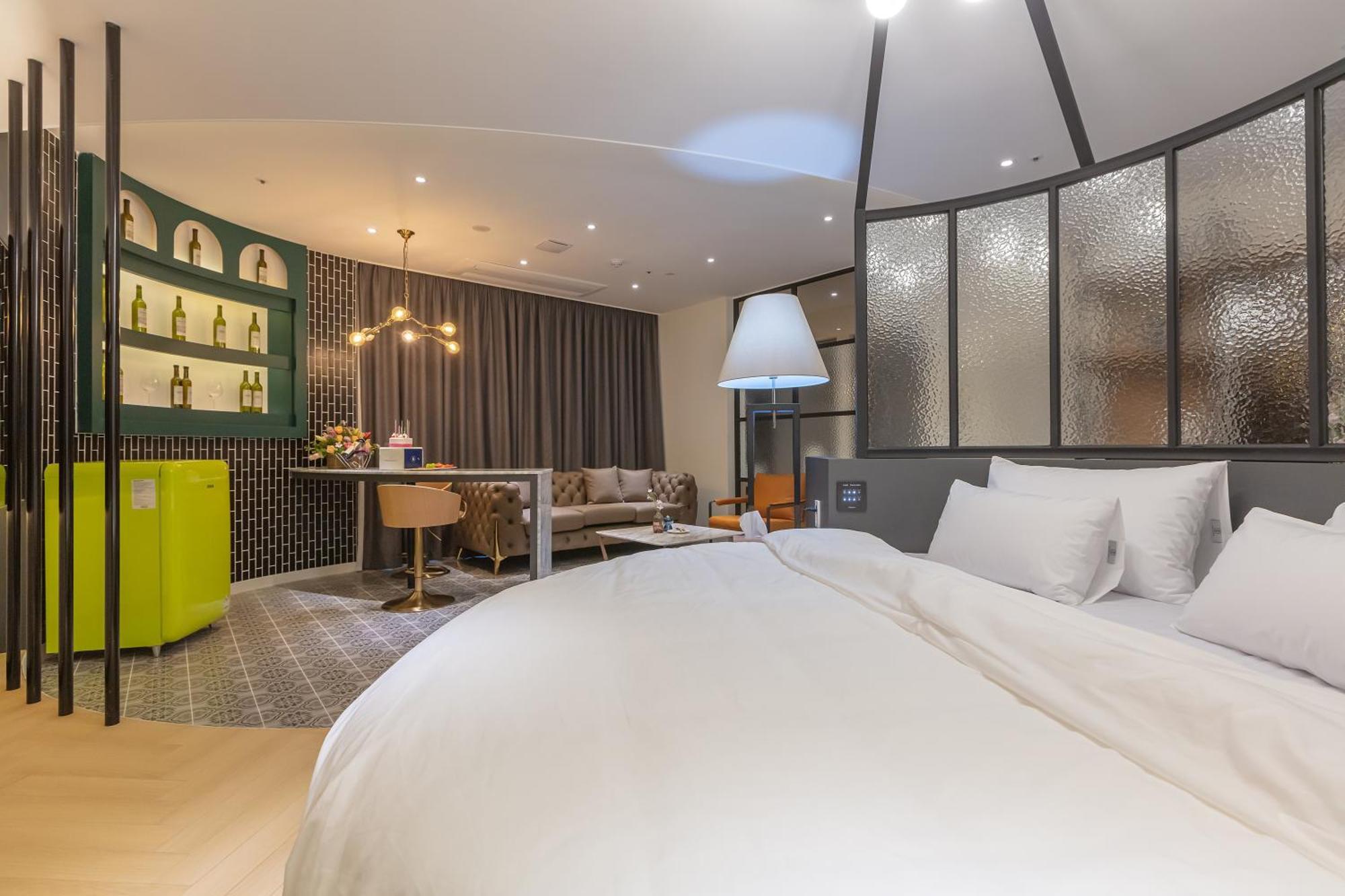Nomad Hotel Gimhae Ngoại thất bức ảnh